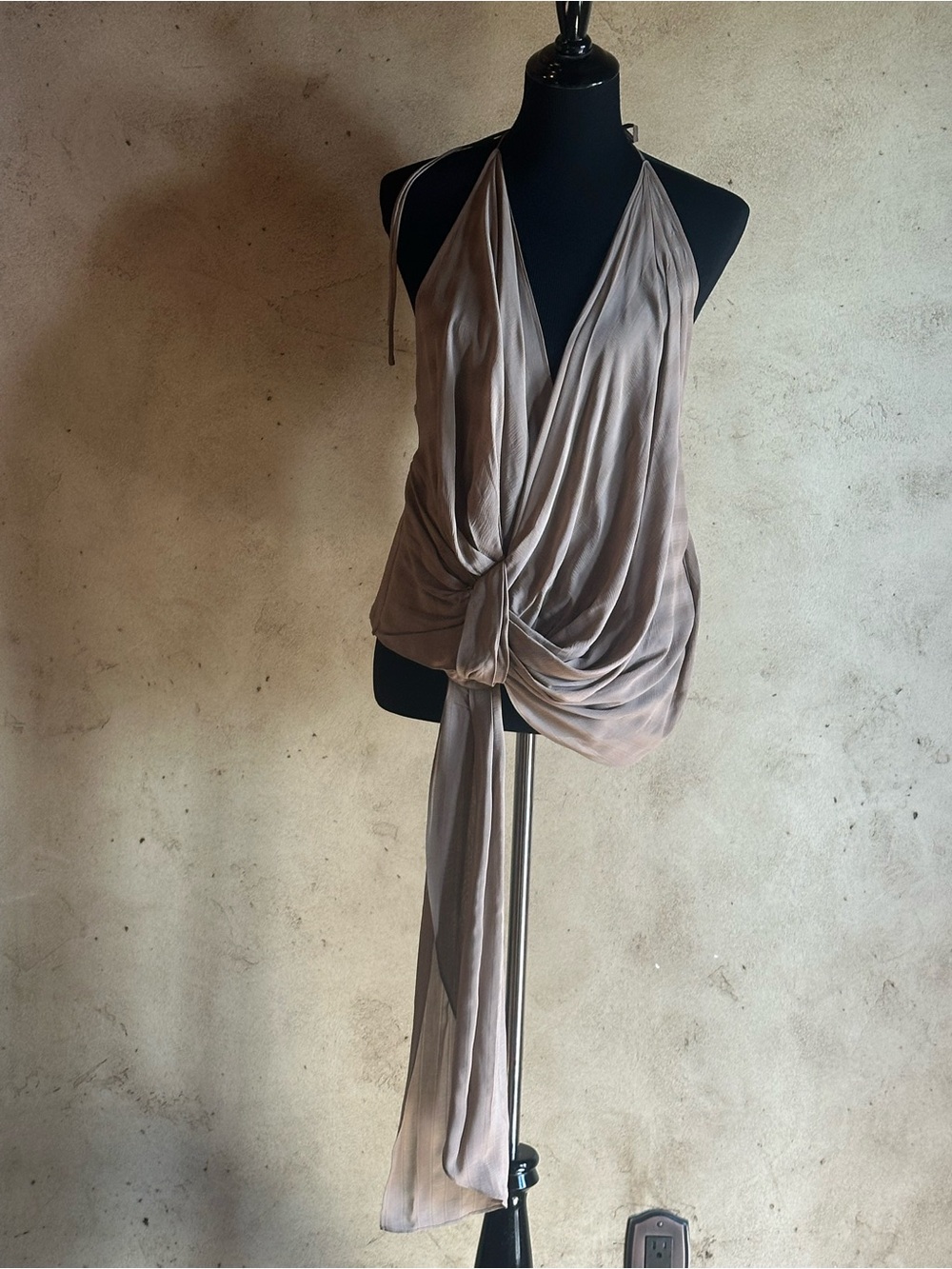 Jacquemus Marimba Tie-Front Top in Taupe - Picture 3 of 5